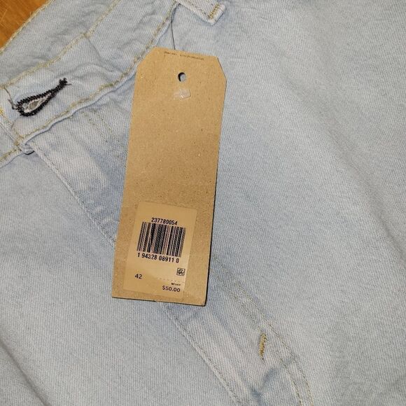 Men’s size 42 Levi Jean Shorts 541 Athletic Taper Light Wash NWT - Picture 5 of 8